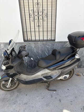 Piaggio X9 Evol 250cc Negra. Precio negociable.