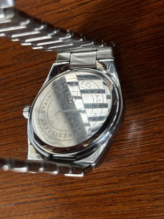 Reloj Poedegar Clásico Verde