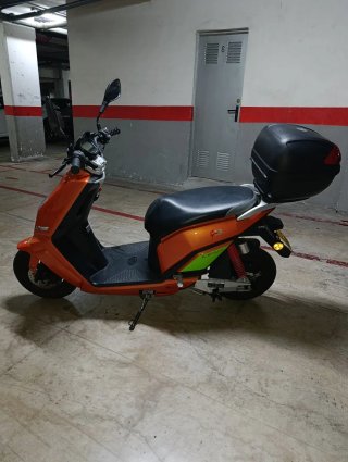Ciclomotor Eléctrico Naranja