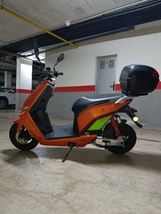 Ciclomotor Eléctrico Naranja