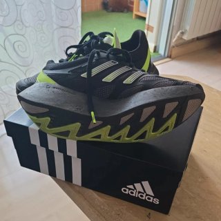 Zapatillas Adidas Adizero Negro y Verde.