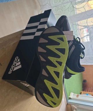 Zapatillas Adidas Adizero Negro y Verde.
