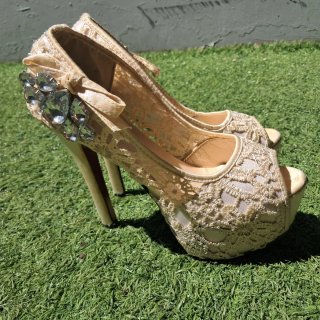 Tacones beige encaje con pedrería n°39
