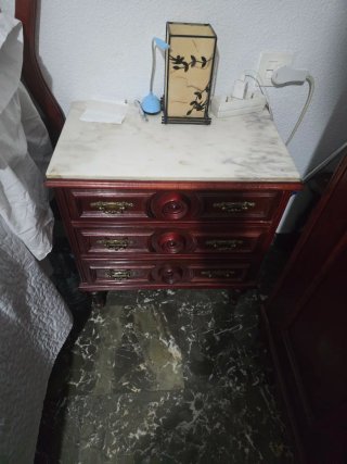 Armario de madera oscuro 6 puertas
