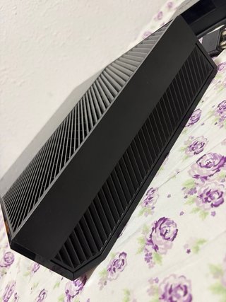 Xbox One 500GB Negra + Mando + GTA V