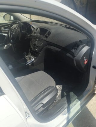 Opel Insignia 2011. Leer bien anuncio