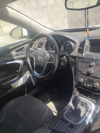 Opel Insignia 2011. Leer bien anuncio