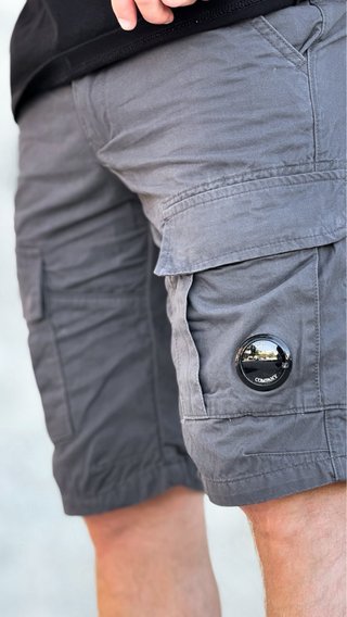 Pantalón Bermudas C.P. Company Gris Talla “M”