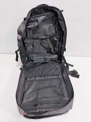 Mochila Táctica 45L Negra y Gris