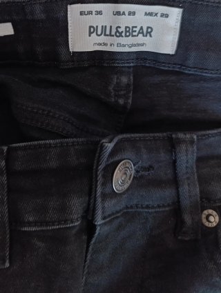 Pantalón vaquero negro Pull&Bear