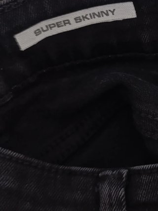 Pantalón vaquero negro Pull&Bear