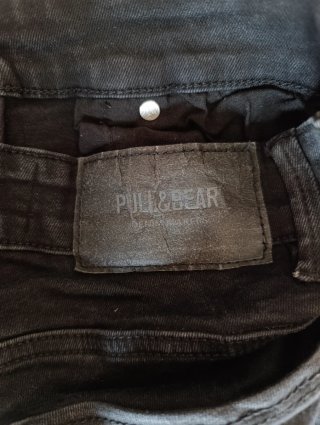 Pantalón vaquero negro Pull&Bear