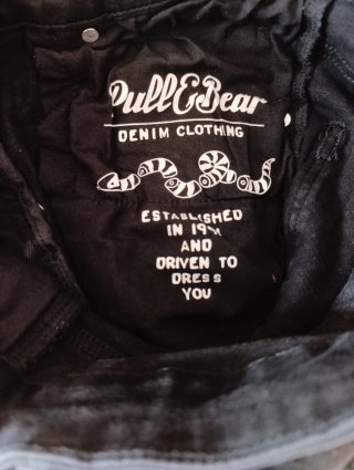 Pantalón vaquero negro Pull&Bear
