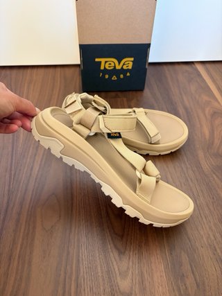 New Teva Hurricane xlt3 bege