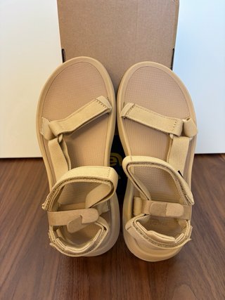 New Teva Hurricane xlt3 bege