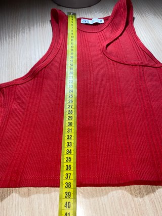 Camiseta tirantes Zara roja mujer