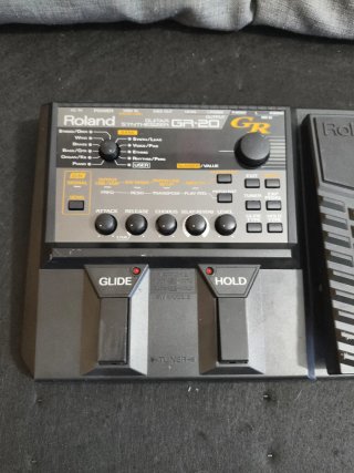 Roland GR-20 Guitar Synthesizer