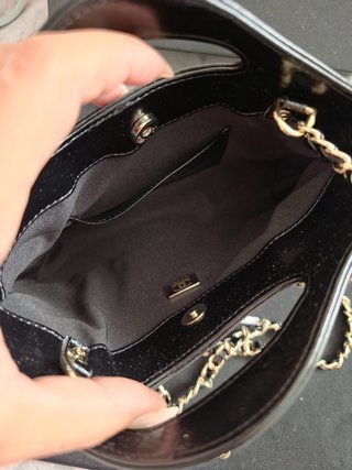 Borsa Chanel Nera in Vernice con Tracolla a Catena