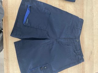 Pantalones cortos hombre azul y negro