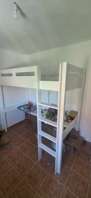 Litera con escritorio