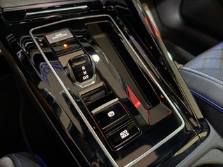 Volkswagen GOLF R 8,5 333cv