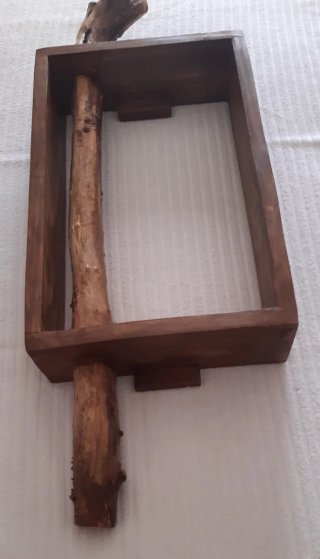 Estantería rústica rama árbol madera
