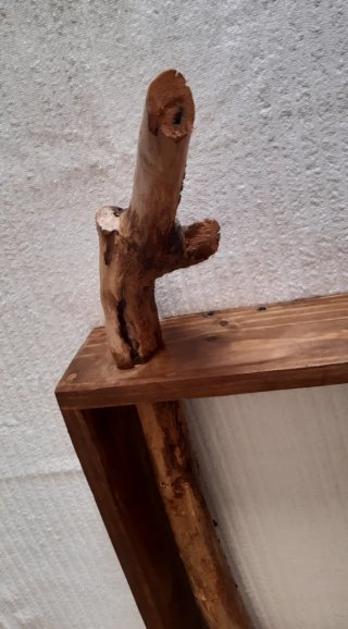 Estantería rústica rama árbol madera