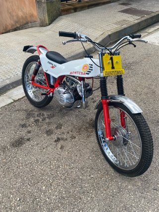 Montesa Cota 25 Enduro Roja y Blanca
