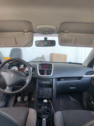 Peugeot 207 2010