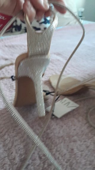 Sandalias Zara Beige y Plateadas