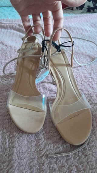 Sandalias Zara Beige y Plateadas