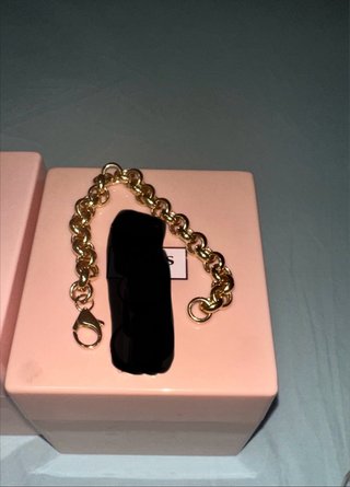 Pulsera dorada con cierre con certificado