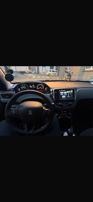 Peugeot 208 2016