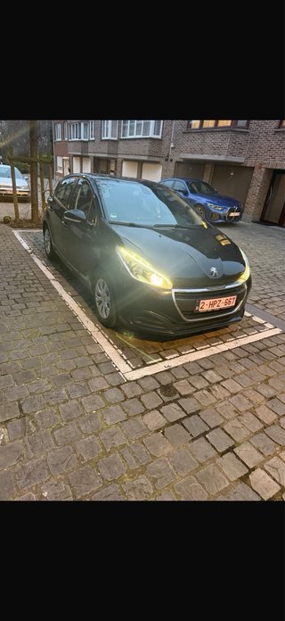 Peugeot 208 2016
