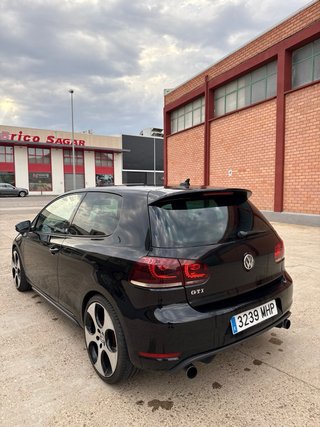 VOLKSWAGEN GOLF GTI