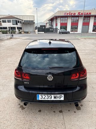 VOLKSWAGEN GOLF GTI