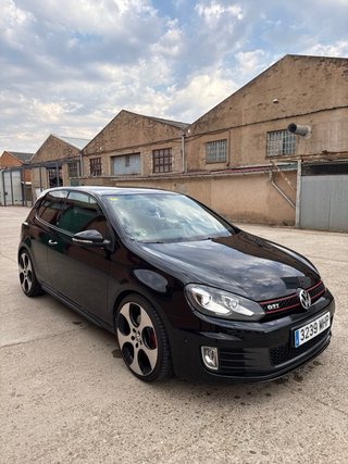 VOLKSWAGEN GOLF GTI