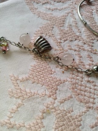 Pulsera Plata con Dijes Rosados