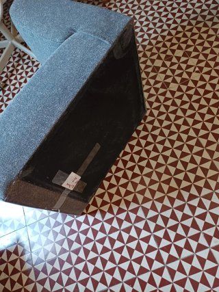 Butaca grande tapizada gris