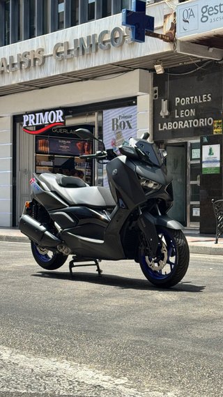 Yamaha XMAX 300 Negra