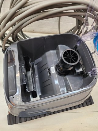 Robot Limpiafondos para piscina 12x6 m