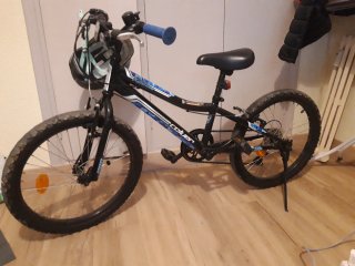 Bicicleta 20 pulgadas Coluer con casco