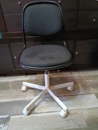 Silla de escritorio infantil negra