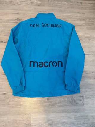 Chaqueta Real Sociedad Macron Azul, Talla M