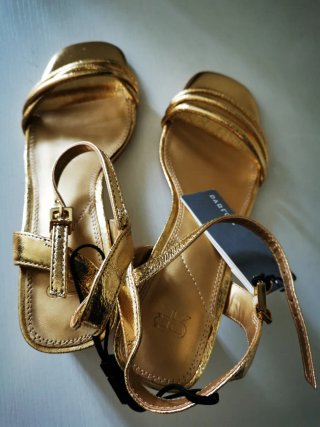 Sandalias Doradas Parfois
