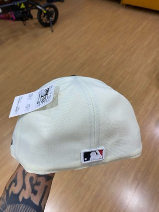 New Era NY scheletro e rose 7 1/8 56.8cm