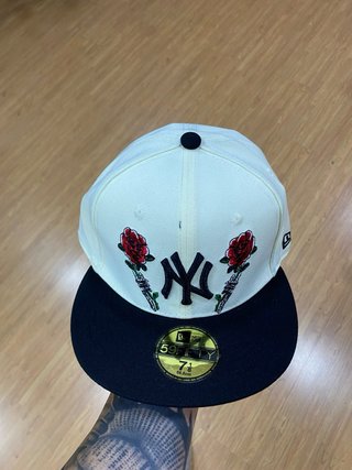 New Era NY scheletro e rose 7 1/8 56.8cm