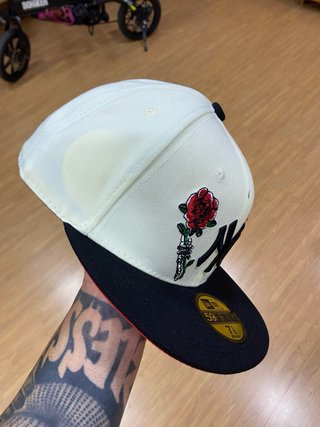 New Era NY scheletro e rose 7 1/8 56.8cm