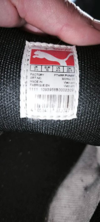 Deportivas Puma Blancas y Naranjas