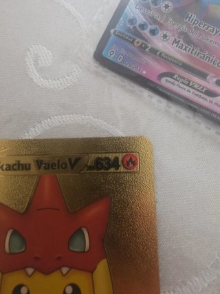 Carta Pokémon Pikachu Vuelo V Oro